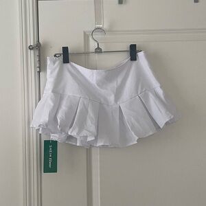 SHEIN NWT White tennis/golf skirt with shorts attached.  Size 6 -Medium